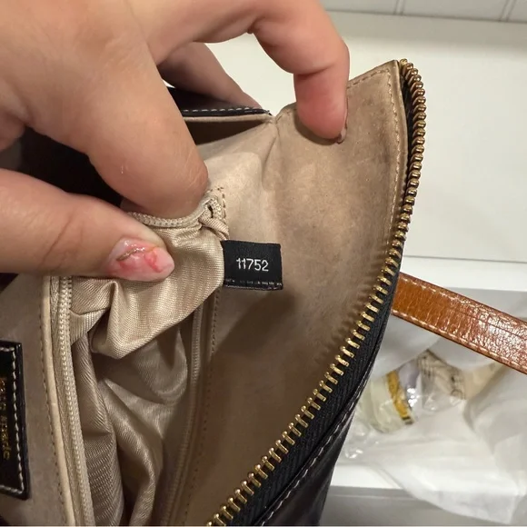 Kate Spade Rectangular Zip Leather Crossbody (Model 11752) - Picture 10 of 11